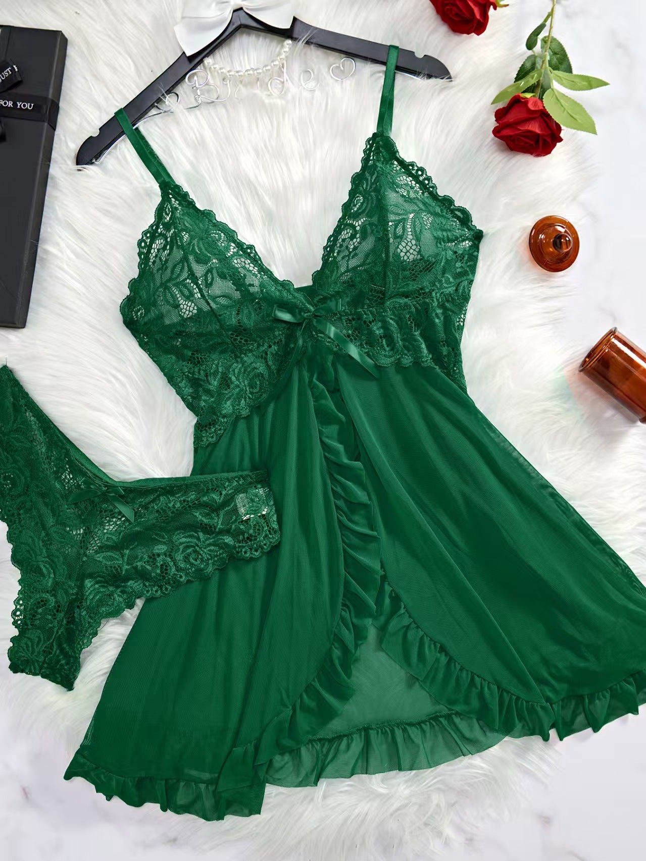 Sexy V-neck lace camisole
